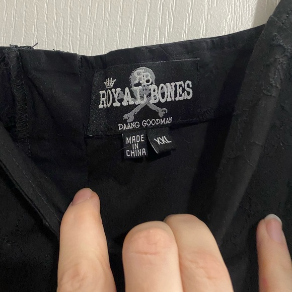 2XL black high low dress with skull and cross bones stitching and lace cutouts - Picture 2 of 4